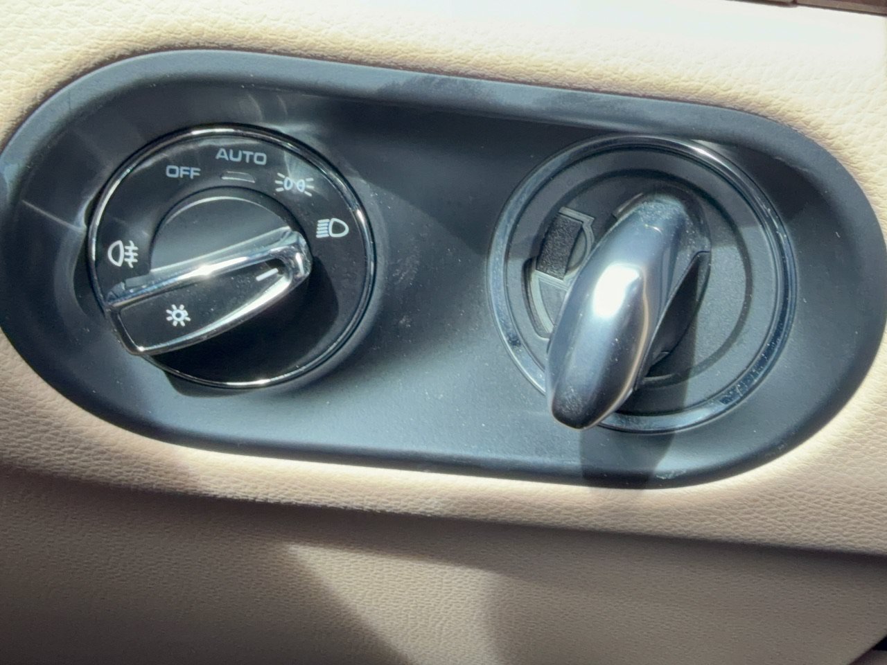 Certified 2023 Porsche Macan S AWD/4WD image 20