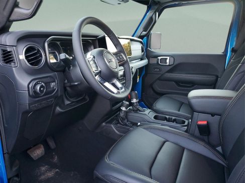 New 2026 Jeep Wrangler Sahara AWD/4WD image 13