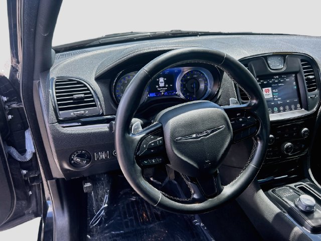 Used 2022 Chrysler 300 S RWD image 8