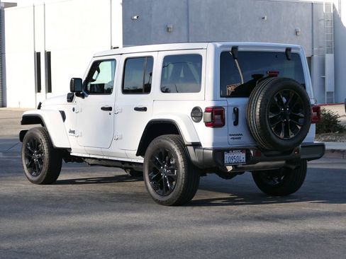 Used 2025 Jeep Wrangler Unlimited Sahara image 6