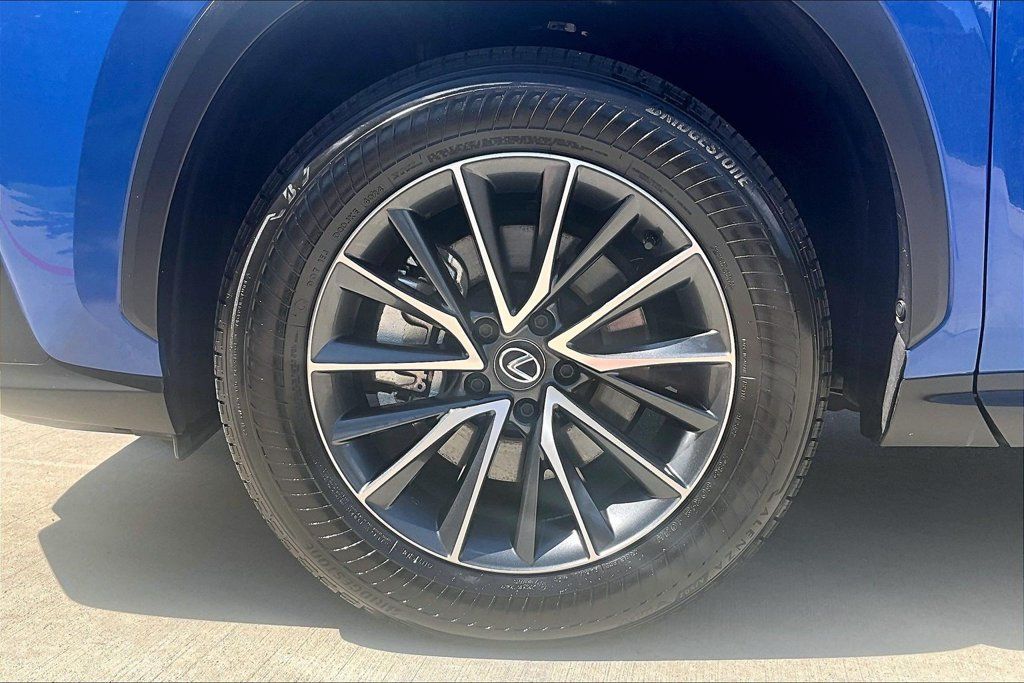 Used 2025 Lexus NX 250 FWD w/ Towing Package (2000 Lbs) image 11