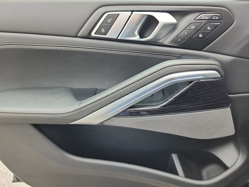 Used 2025 BMW X6 xDrive40i w/ Executive Package image 25