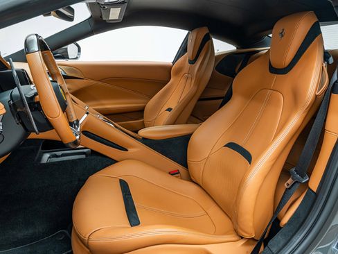 Certified 2023 Ferrari Roma image 5