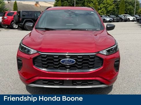 Used 2024 Ford Escape ST-Line AWD/4WD image 2