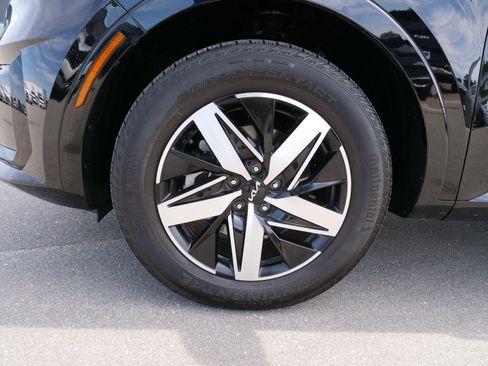 Certified 2023 Kia Sorento EX w/ Panoramic Sunroof Package image 13