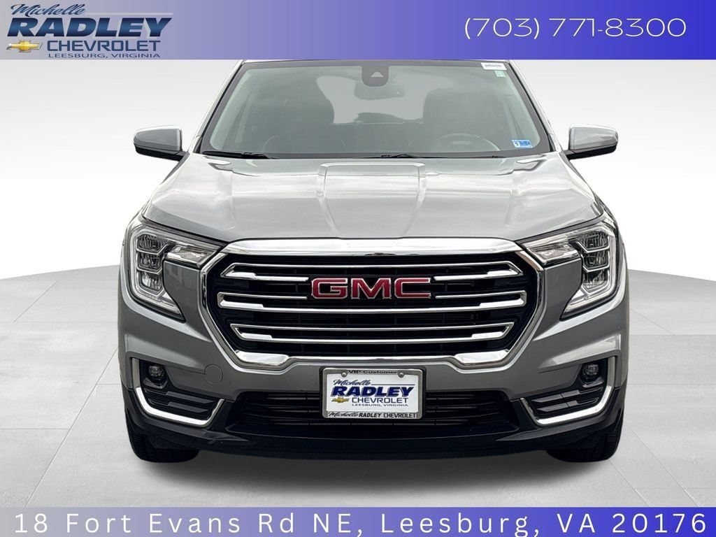 Used 2024 GMC Terrain SLT AWD/4WD image 9