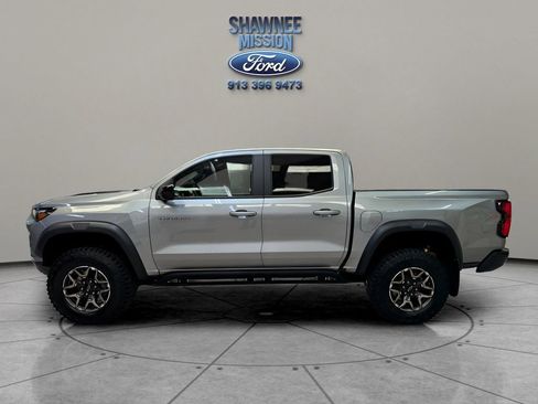 Used 2024 Chevrolet Colorado ZR2 w/ Technology Package image 8