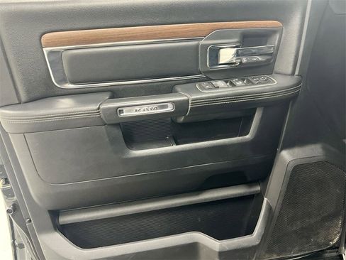 Used 2015 RAM 2500 Laramie w/ Convenience Group image 21