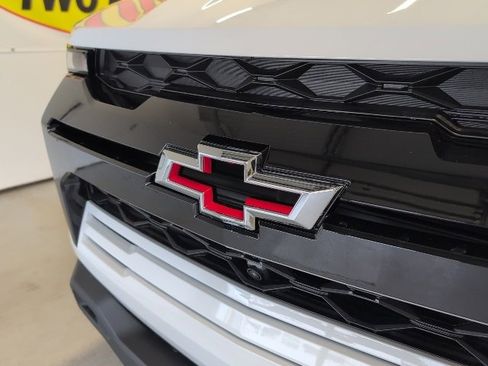 New 2026 Chevrolet Colorado ZR2 w/ Technology Package image 9