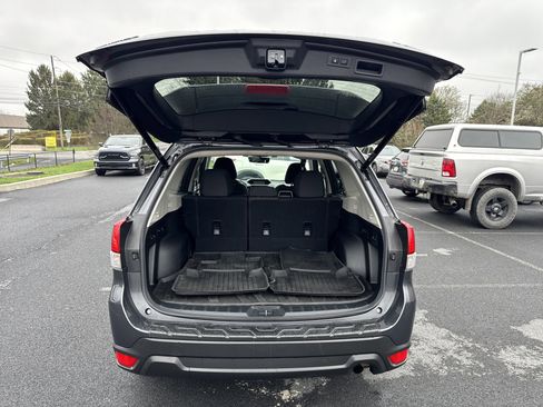 Used 2020 Subaru Forester Premium image 31