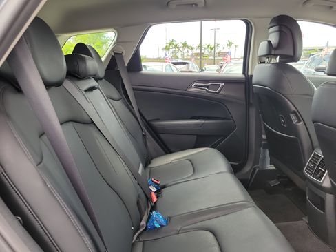 Used 2024 Kia Sportage EX FWD image 15