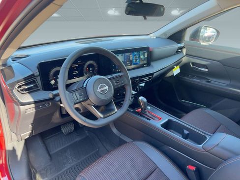 New 2026 Nissan Kicks SR w/ Cold Weather Package image 4