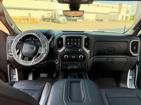 Used 2020 GMC Sierra 2500 Denali w/ Denali Ultimate Package AWD/4WD image 31