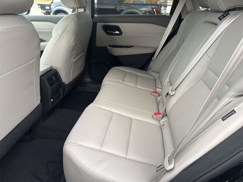 Used 2023 Nissan Rogue SL w/ SL Premium Package image 28