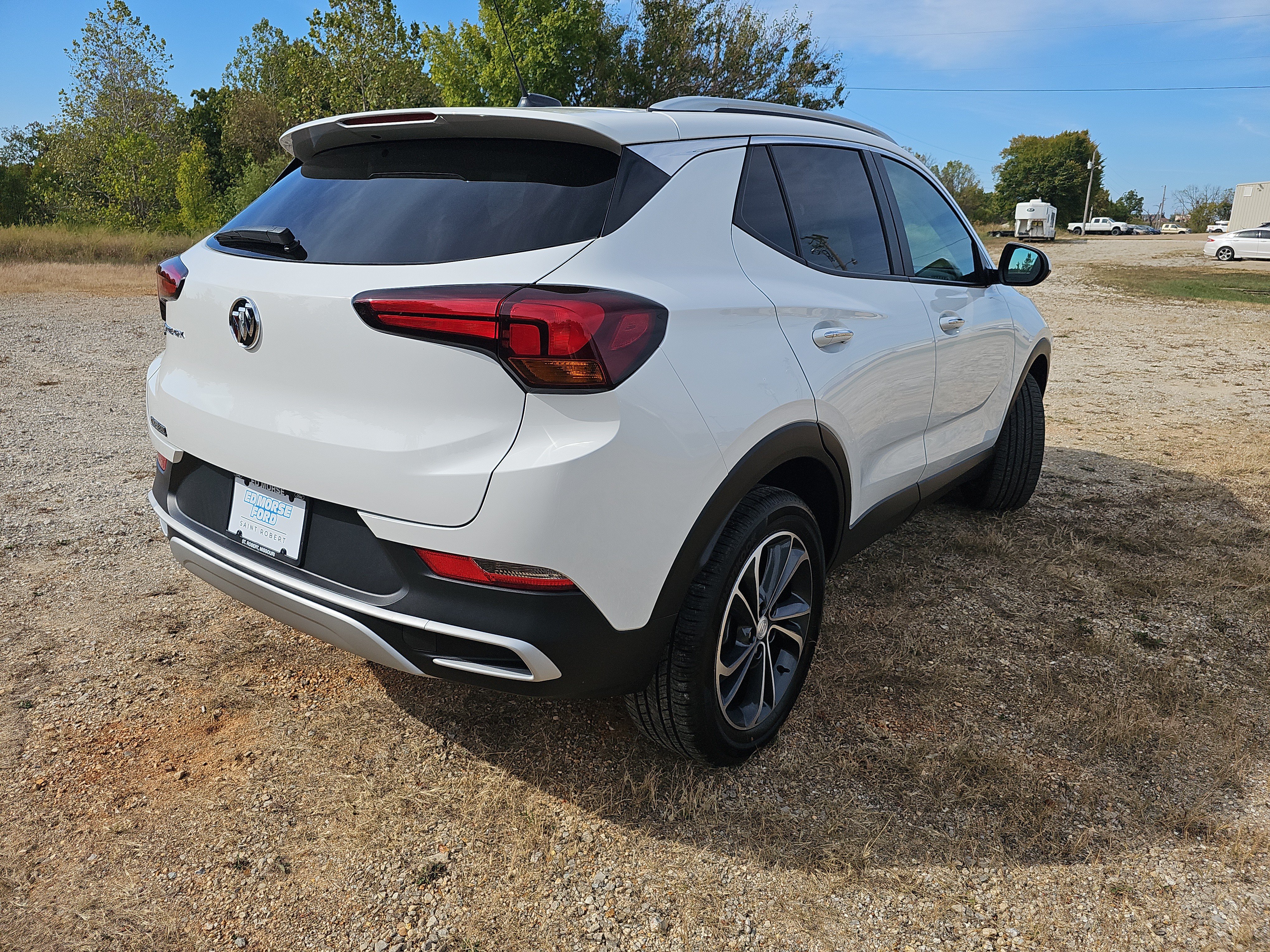 Used 2023 Buick Encore GX Select w/ Safety Package II AWD/4WD image 4
