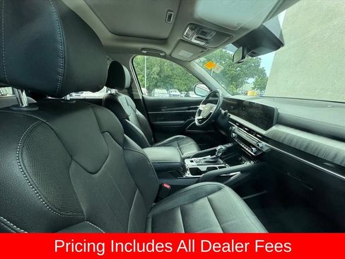 Certified 2024 Kia Telluride EX w/ EX Captain's Chair Package FWD image 3