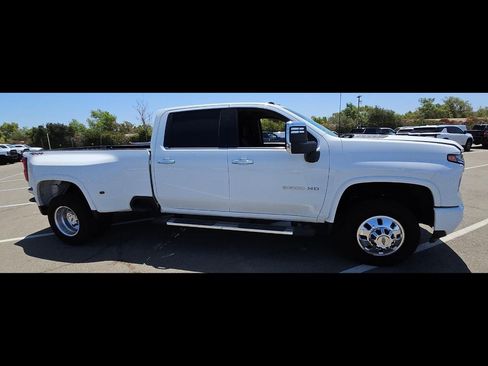 Used 2024 Chevrolet Silverado 3500 LTZ w/ LTZ Plus Package AWD/4WD image 19
