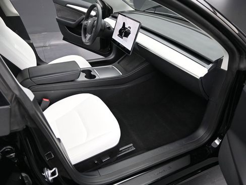 Used 2022 Tesla Model 3 Long Range image 18