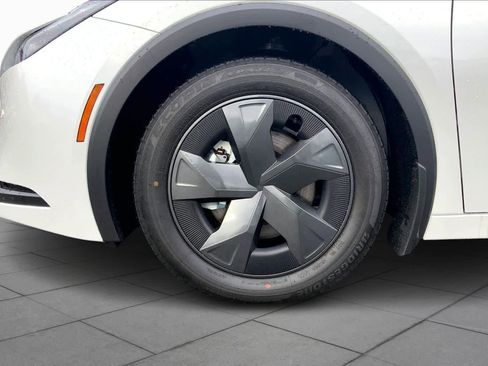 New 2026 Toyota Prius SE image 11