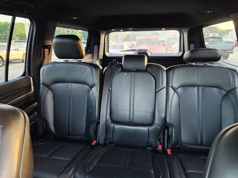 Used 2022 Jeep Wagoneer Series II AWD/4WD image 13