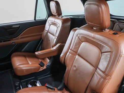 Used 2023 Lincoln Aviator Reserve w/ Jet Package RWD image 27