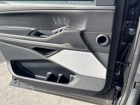 Used 2025 Lincoln Navigator Black Label image 25