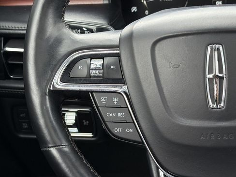 Used 2023 Lincoln Nautilus Reserve AWD/4WD image 9