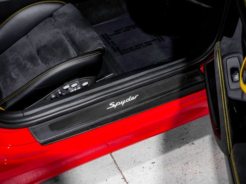 Used 2016 Porsche Boxster Spyder image 25