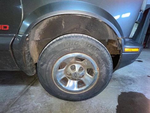 Used 1999 Chevrolet Astro AWD image 19