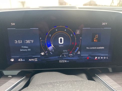 Used 2025 Chevrolet Suburban LT w/ Comfort Package image 10