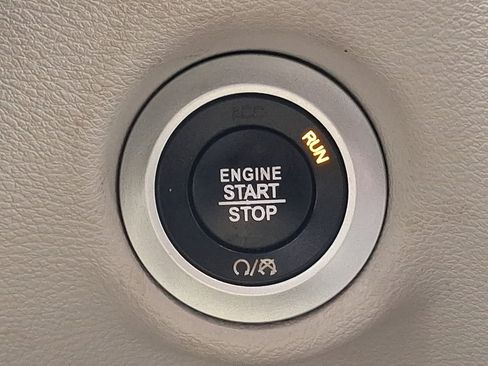 Used 2017 Chrysler Pacifica Touring-L Plus image 28