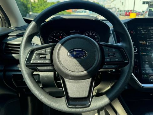 Used 2025 Subaru Crosstrek 2.5i Premium AWD/4WD image 24