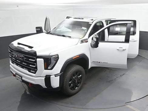 Used 2025 GMC Sierra 3500 AT4 AWD/4WD image 46