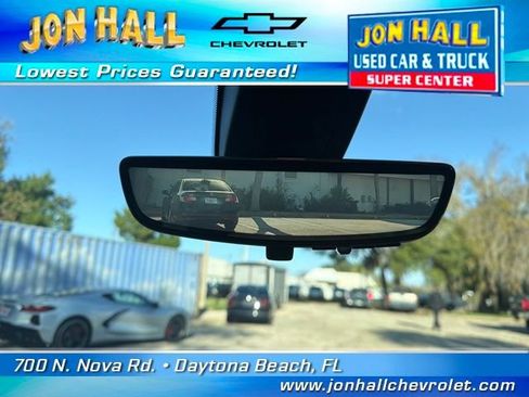 Used 2023 Chevrolet Traverse RS image 25