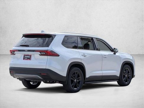 New 2026 Toyota Grand Highlander Platinum image 2