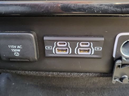 Used 2024 Jeep Wagoneer L Series II w/ Flexible Seating Group RWD image 34