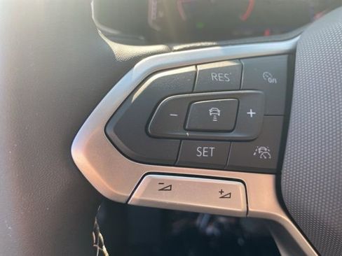 New 2025 Volkswagen Taos SEL AWD/4WD image 32