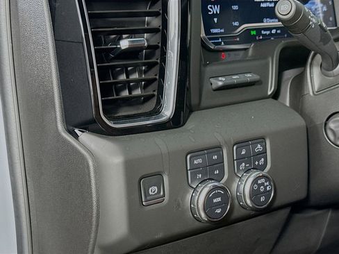 Used 2025 GMC Sierra 1500 Denali Ultimate image 10