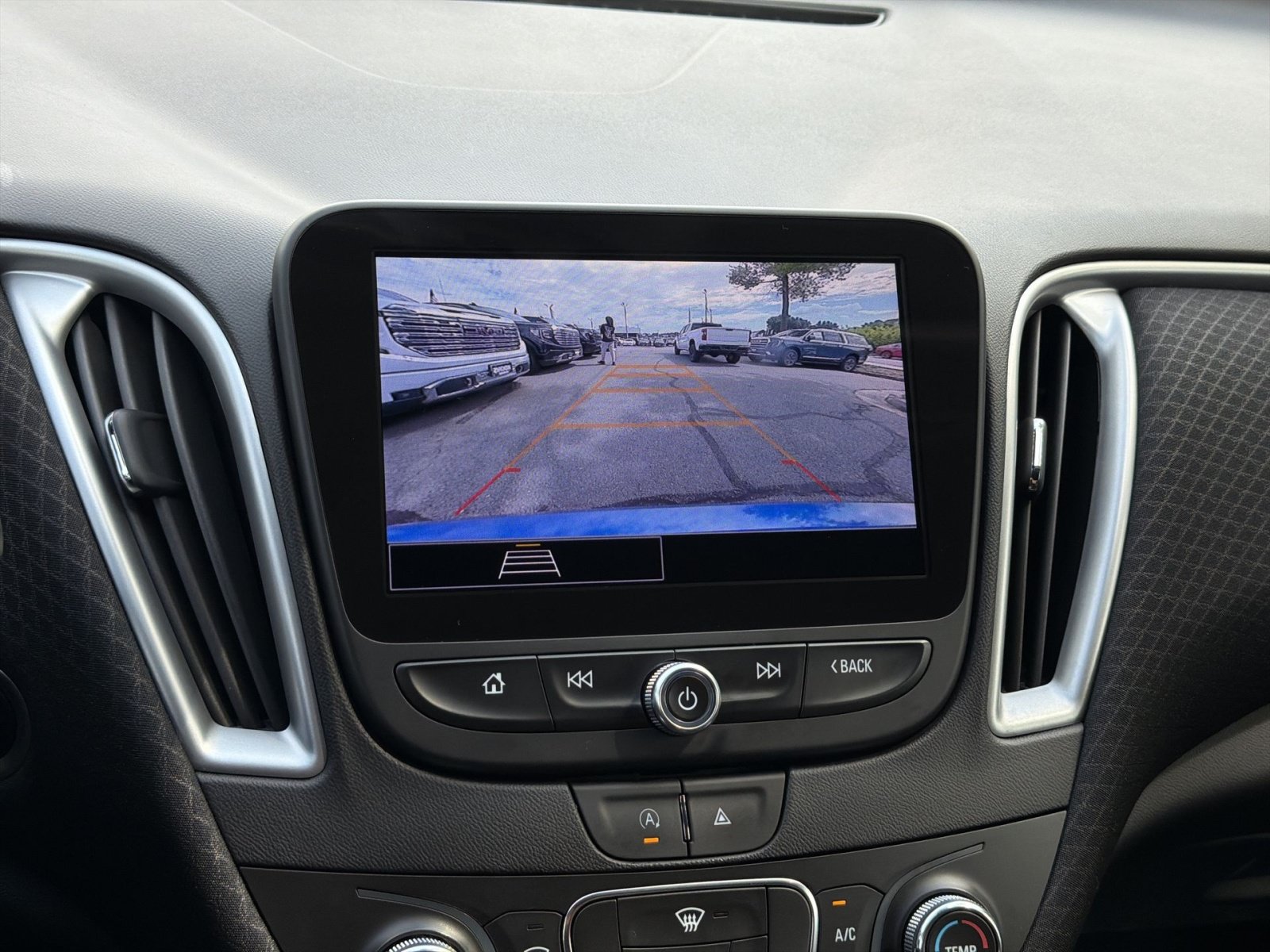 Used 2023 Chevrolet Malibu LS FWD image 19