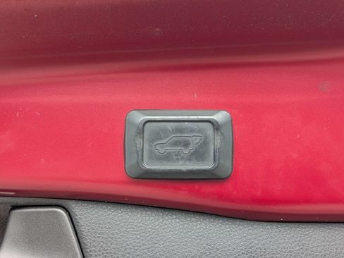 Used 2019 Toyota RAV4 Limited w/ Cold Weather Package FWD image 12