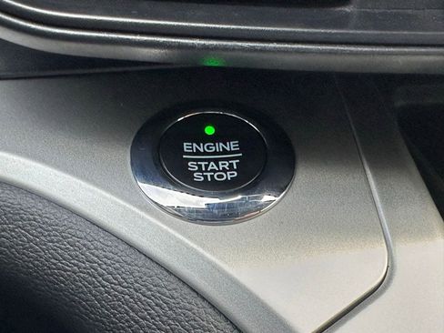 Used 2021 Ford Explorer XLT image 34