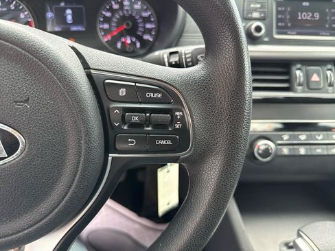 Used 2017 Kia Optima LX FWD image 14