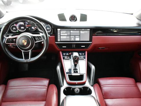 Used 2019 Porsche Cayenne AWD/4WD image 12