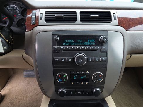 Used 2012 GMC Yukon XL SLT w/ SLT Chrome Package AWD/4WD image 10