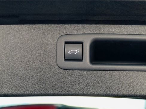 Used 2020 Toyota Highlander XLE image 56