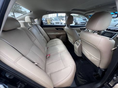 Used 2016 Nissan Altima 2.5 SL w/ 2.5 Technology Package image 11