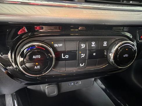 Used 2026 Chevrolet Trax LT FWD image 11