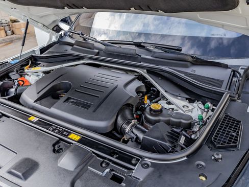 Used 2023 Land Rover Range Rover Long Wheelbase SE AWD/4WD image 37