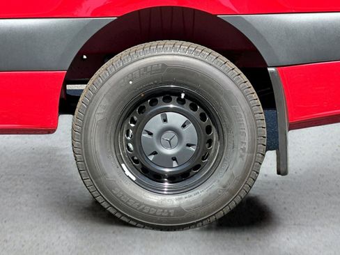 Used 2024 Mercedes-Benz Sprinter 144 Cargo image 30