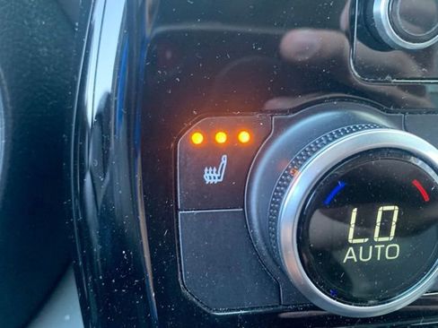 Used 2022 Toyota Highlander XLE AWD/4WD image 16
